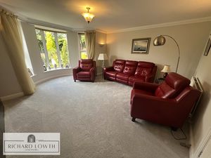 Lounge- click for photo gallery